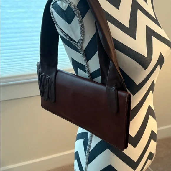 Elegant Brown Leather Purse - Picture 6 of 6